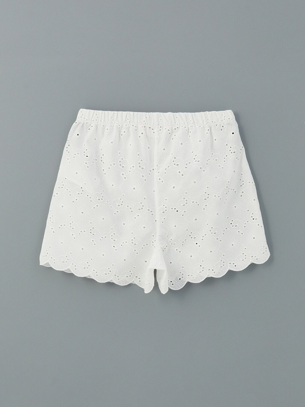 Beyaz Beli Lastikli Brode Kadın Şort Pijama Altı-1