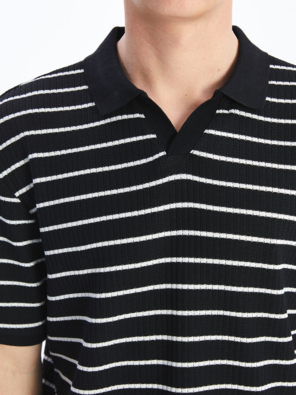 Siyah Polo Yaka Çizgili Erkek Tişört-2