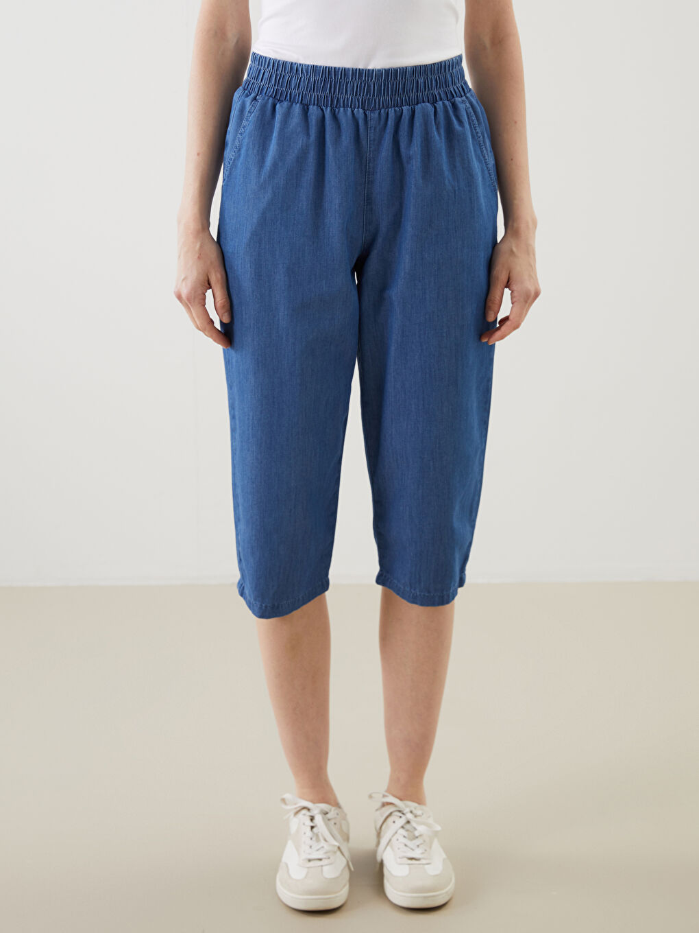İndigo Beli Lastikli Kadın Jean Kapri-1