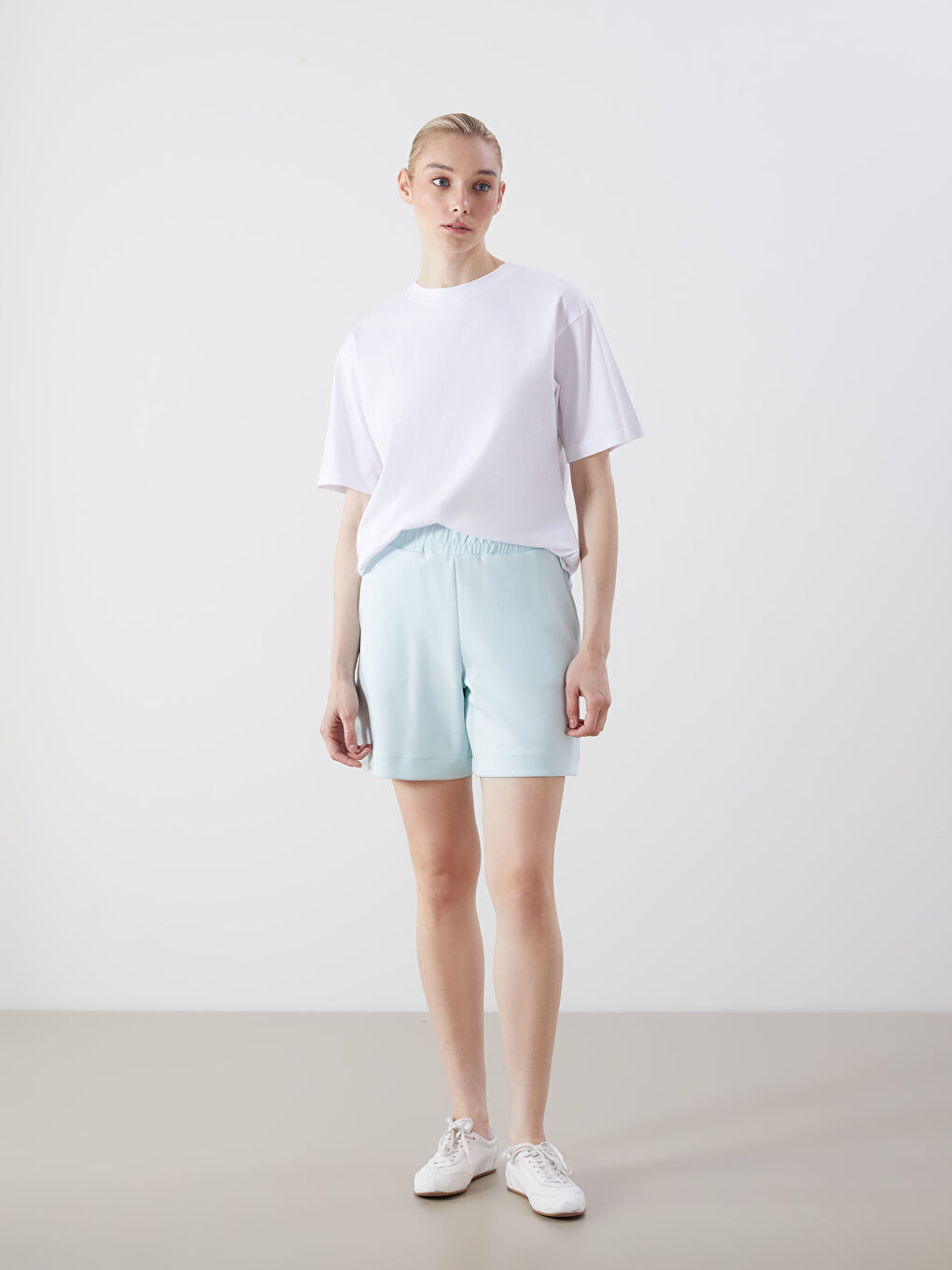 Mavi Beli Lastikli Kadın Şort