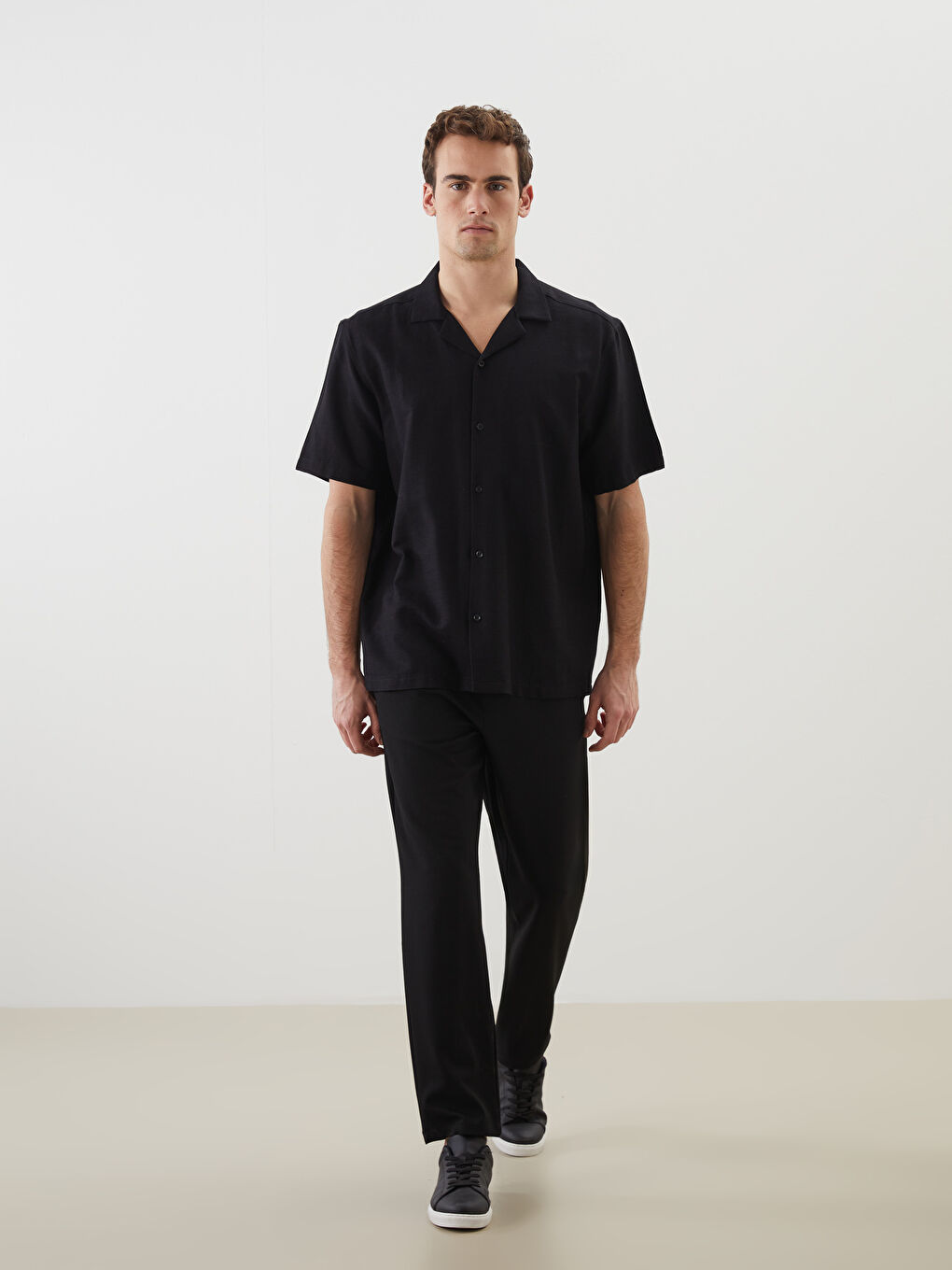 Ерлерге арналған зығыр тәріздес қысқа жеңді стандартты пішімді жейде-5