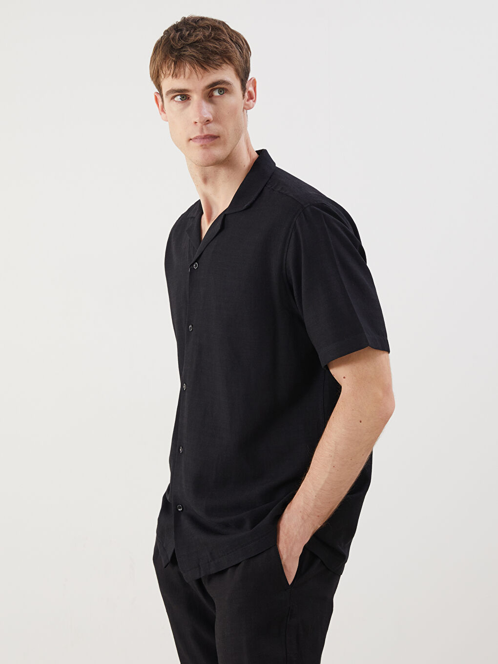 Ерлерге арналған зығыр тәріздес қысқа жеңді стандартты пішімді жейде