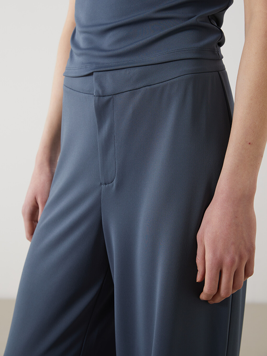 Elastic Waist Women's Crepe Pants-2