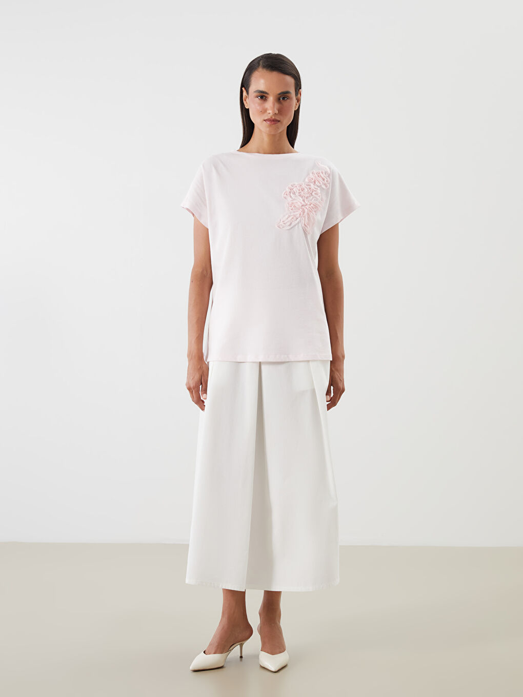 LCWAIKIKI Classic Rundhals-T-Shirt für Damen mit Applikationen -S5G610Z8-QVT