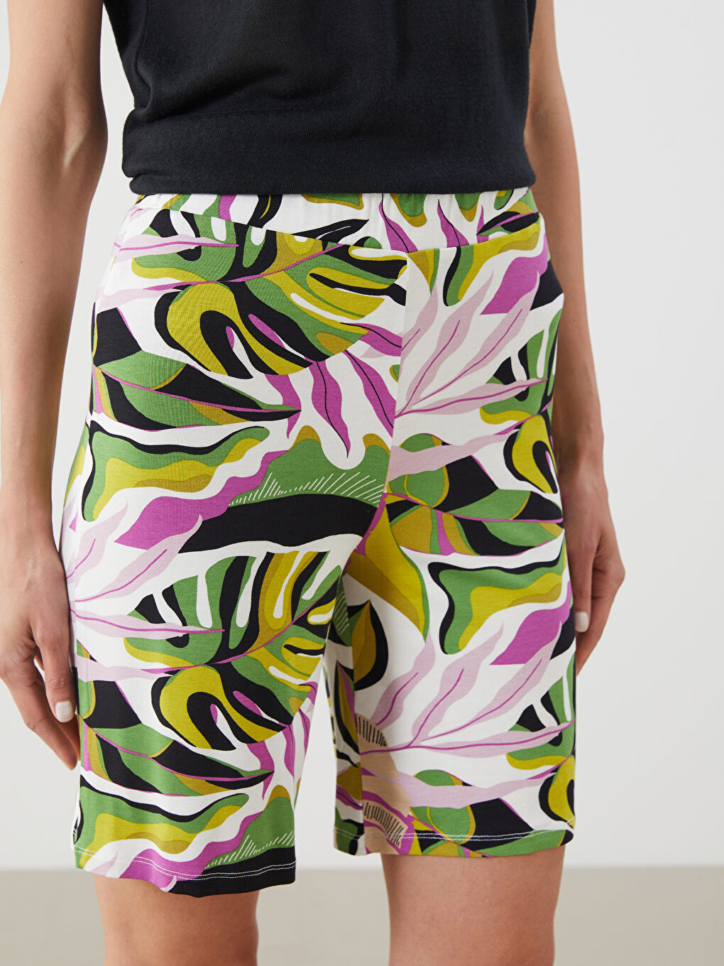 Elasticated Waist Patterned Women's Shorts-2