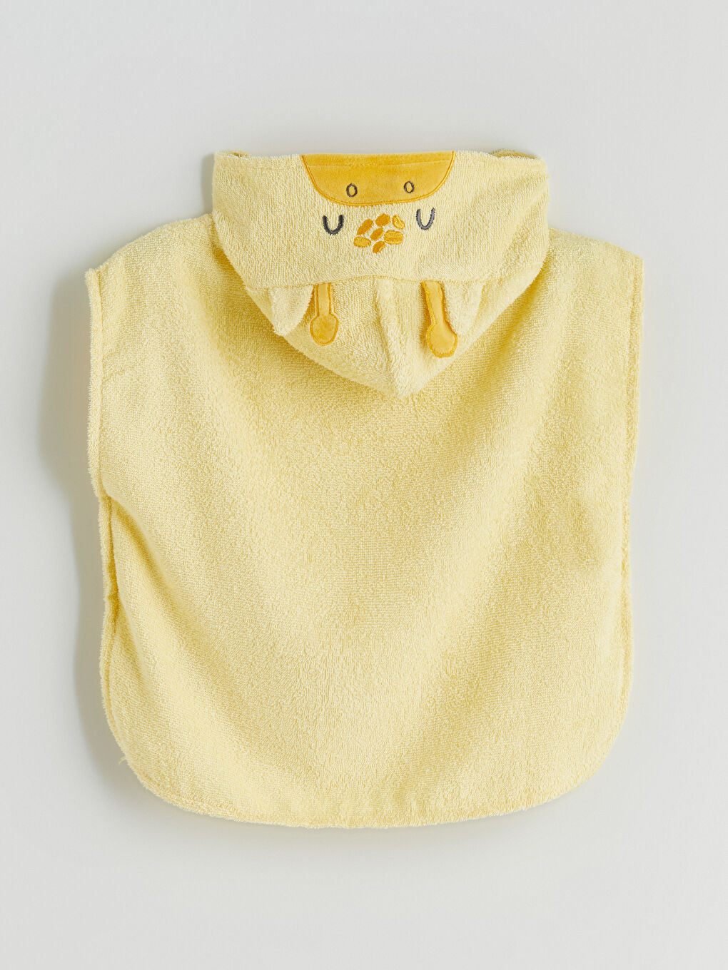 LCW baby Sari Nakışlı Erkek Bebek Panço Havlu - 4