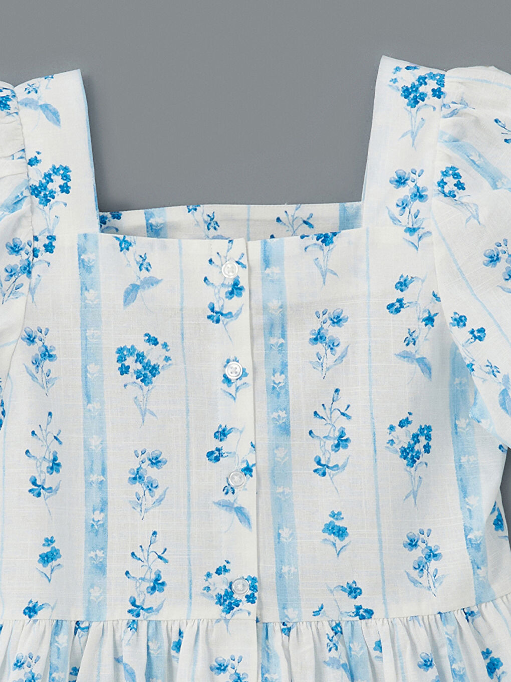 Kleid für Mädchen mit Blumenmuster und Spitze-1