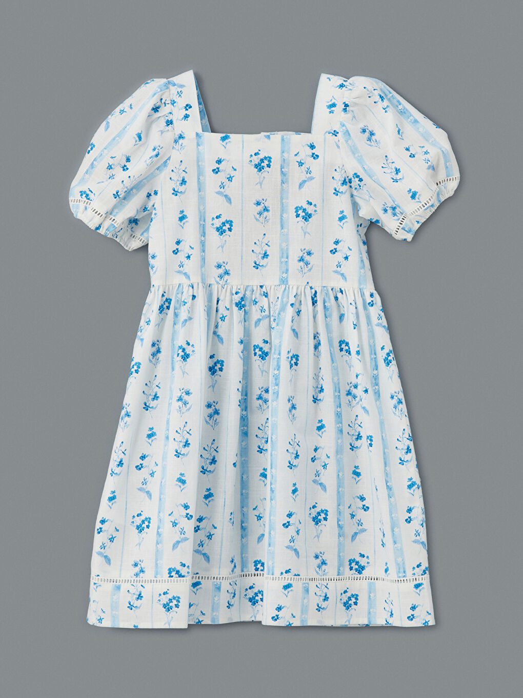 Kleid für Mädchen mit Blumenmuster und Spitze-2