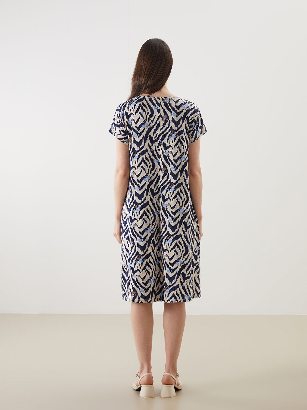 Bej Bisiklet Yaka Desenli Elbise-3