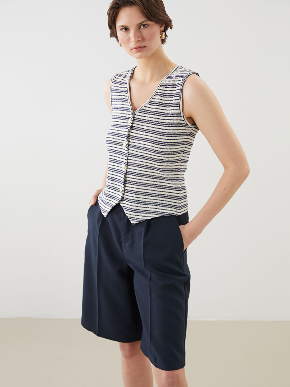 Lacivert V Yaka Çizgili Kadın Yelek