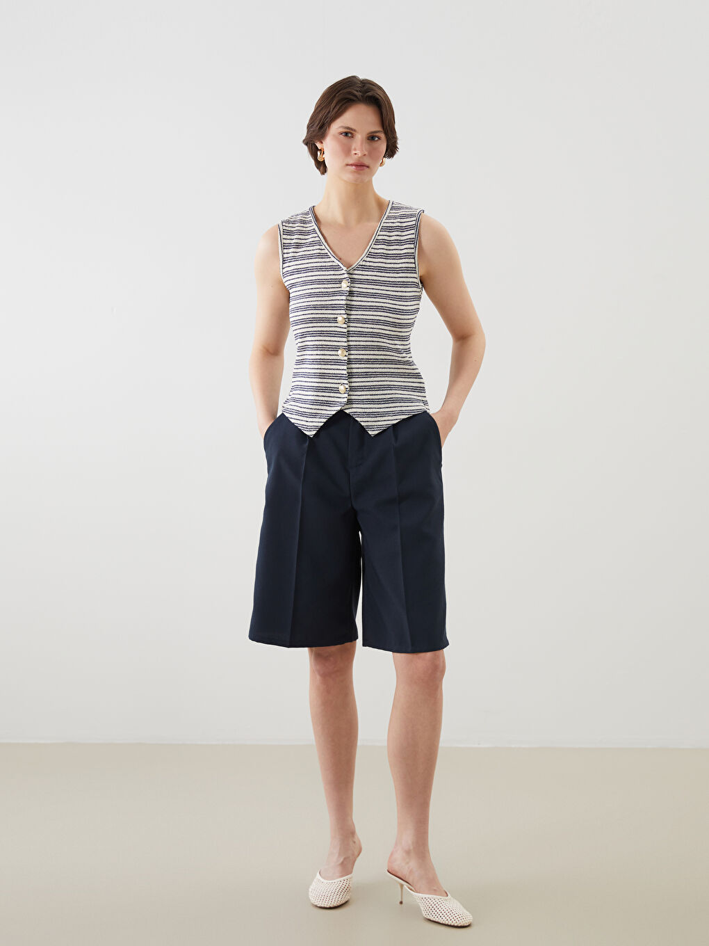 Lacivert V Yaka Çizgili Kadın Yelek-1