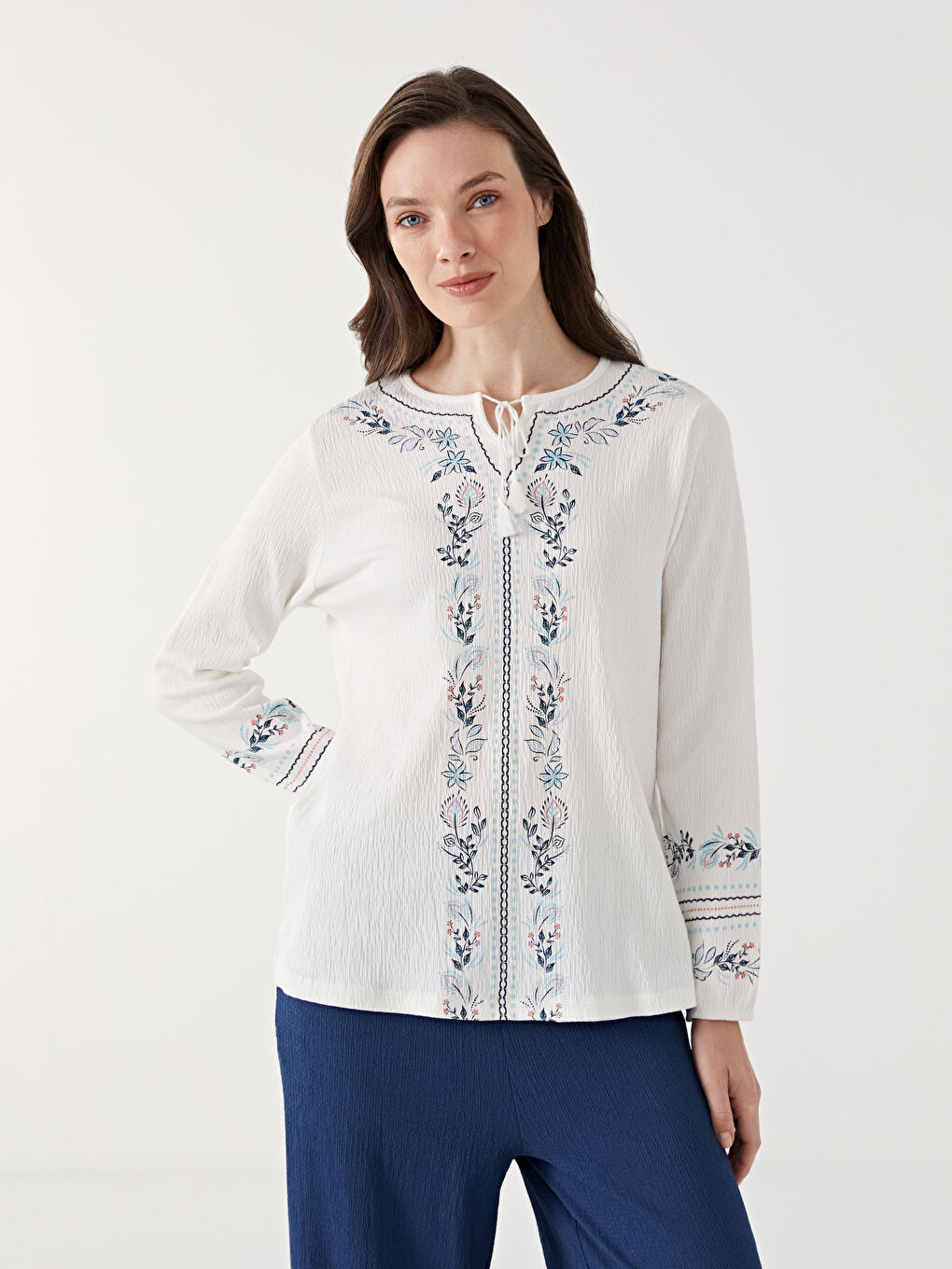 LCW Grace Tie Neck Floral Women's Blouse -S5GG06Z8-EEW