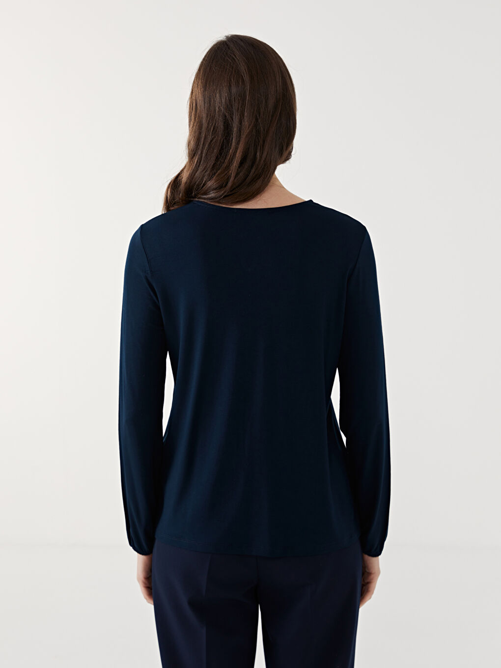 Lacivert Bağlamalı Yaka Çiçekli Kadın Bluz-3