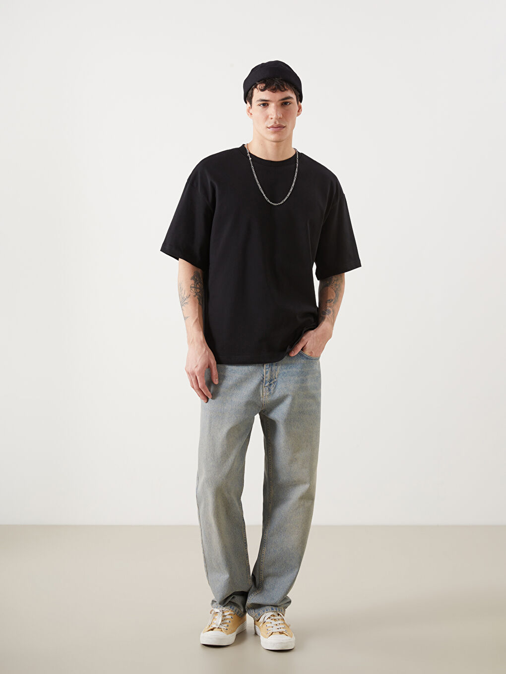 Siyah Bisiklet Yaka Penye Erkek Tişört-5