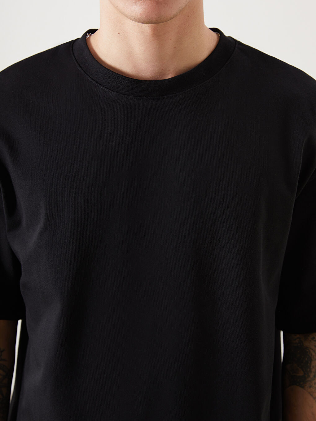 Siyah Bisiklet Yaka Penye Erkek Tişört-9