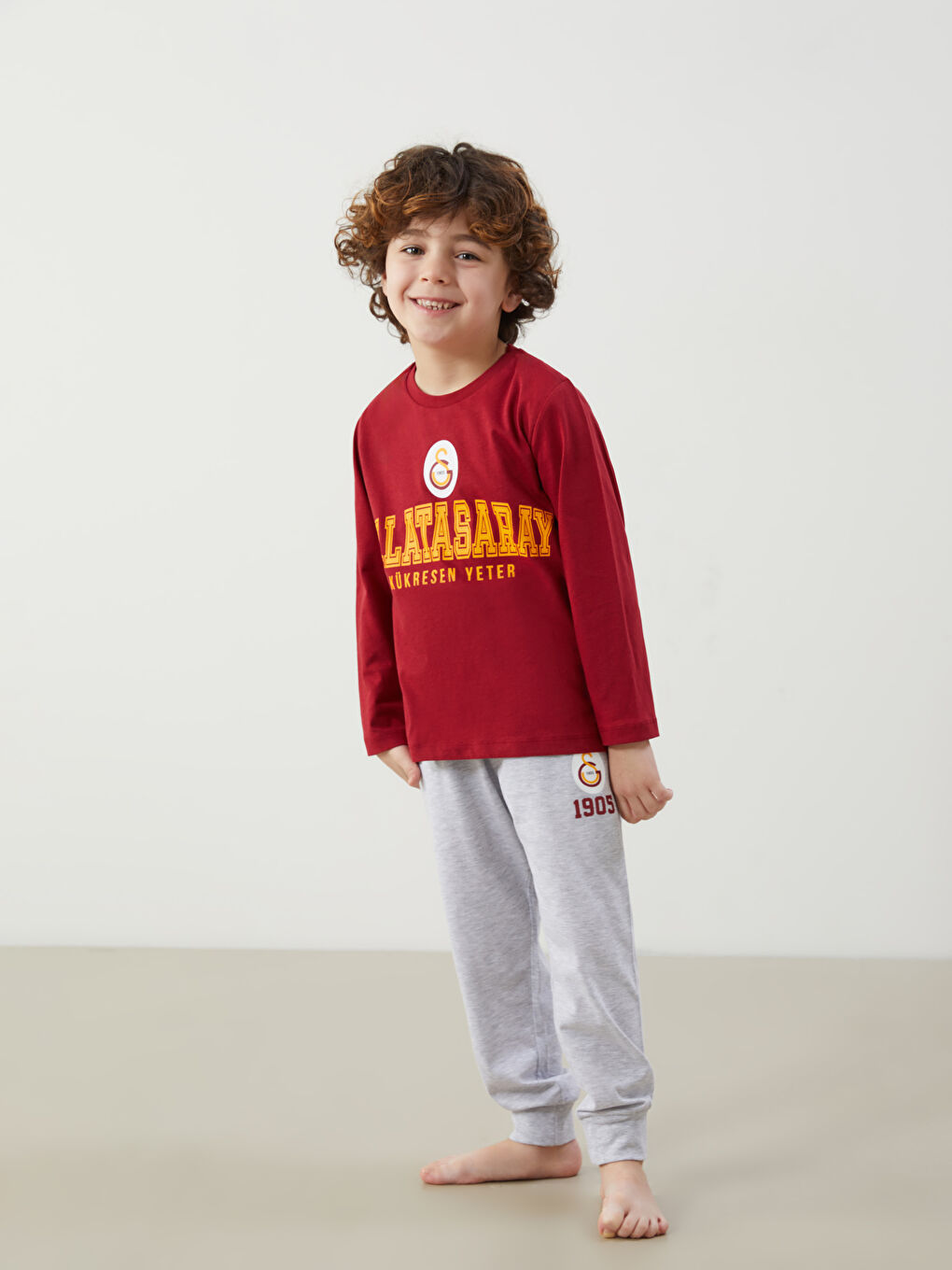 LCW Kids Kirmizi Bisiklet Yaka Galatasaray Baskılı Erkek Çocuk Pijama Takımı