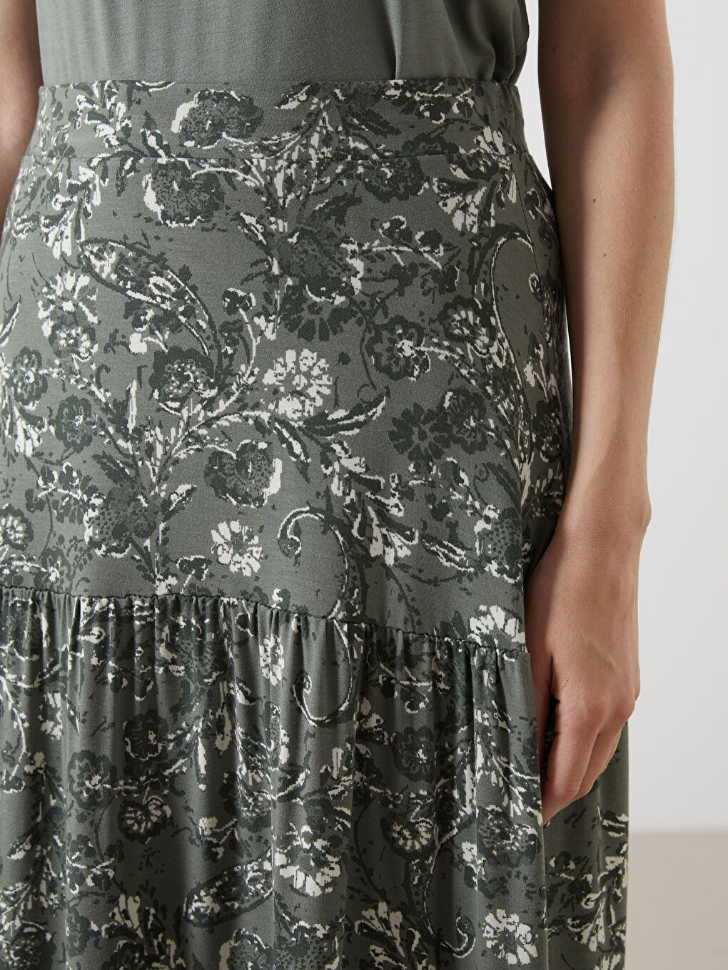 Haki Beli Lastikli Çiçekli Kadın Etek-2