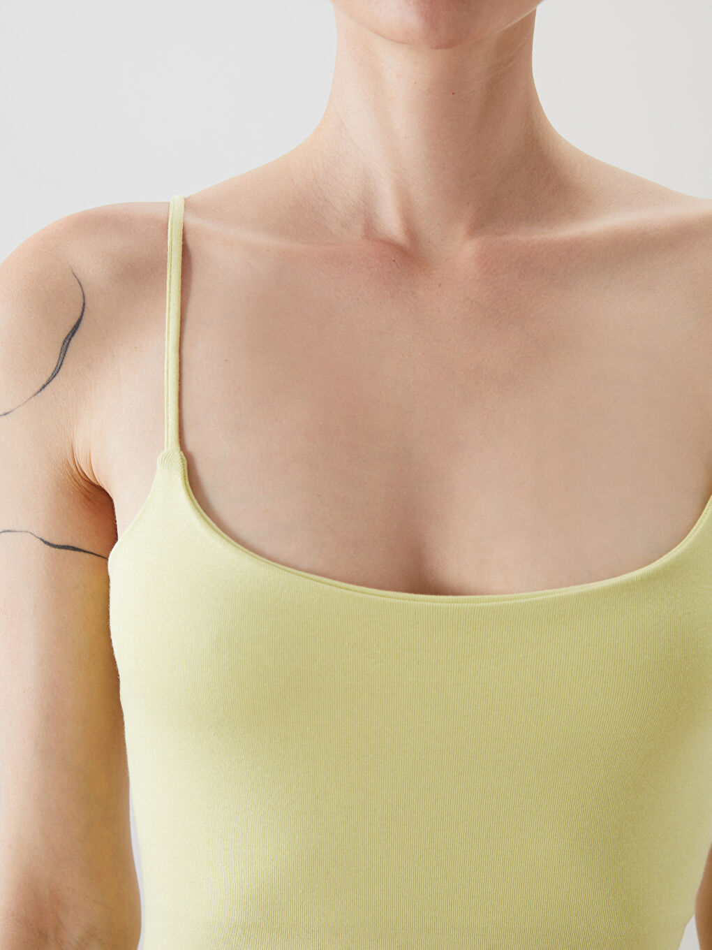 Yeşil U Yaka Kadın Atlet-2