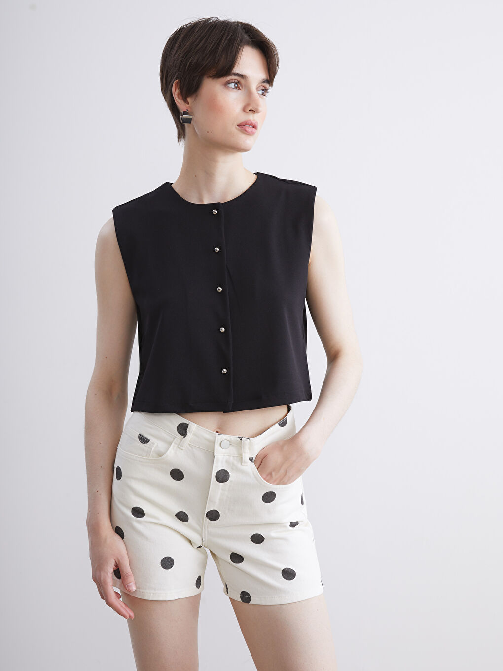 Siyah Bisiklet Yaka Kadın Klasik Yelek-1