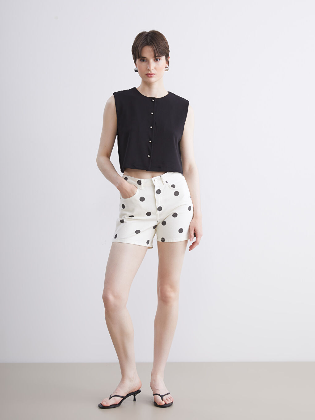 Siyah Bisiklet Yaka Kadın Klasik Yelek-2