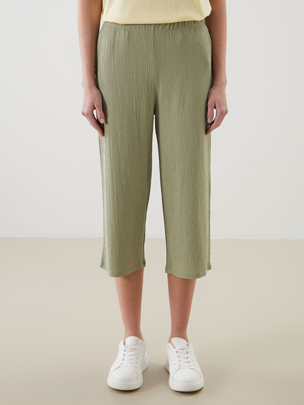 Yeşil Beli Lastikli Dokulu Kadın Kapri-1