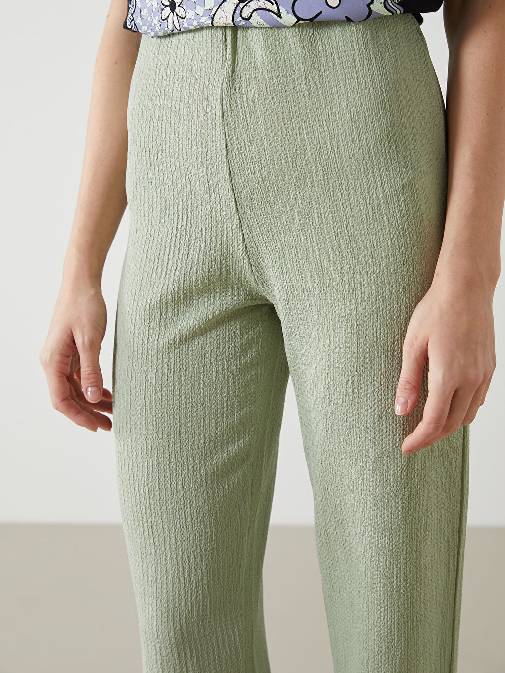 LCWAIKIKI Classic Ženske pantalone sa teksturom i elastičnim strukom -S5GJ62Z8-FJX