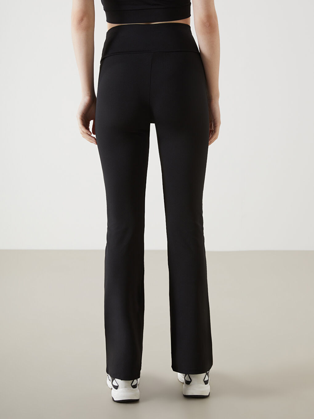 Siyah Beli Lastikli İspanyol Paça Kadın Tayt-3