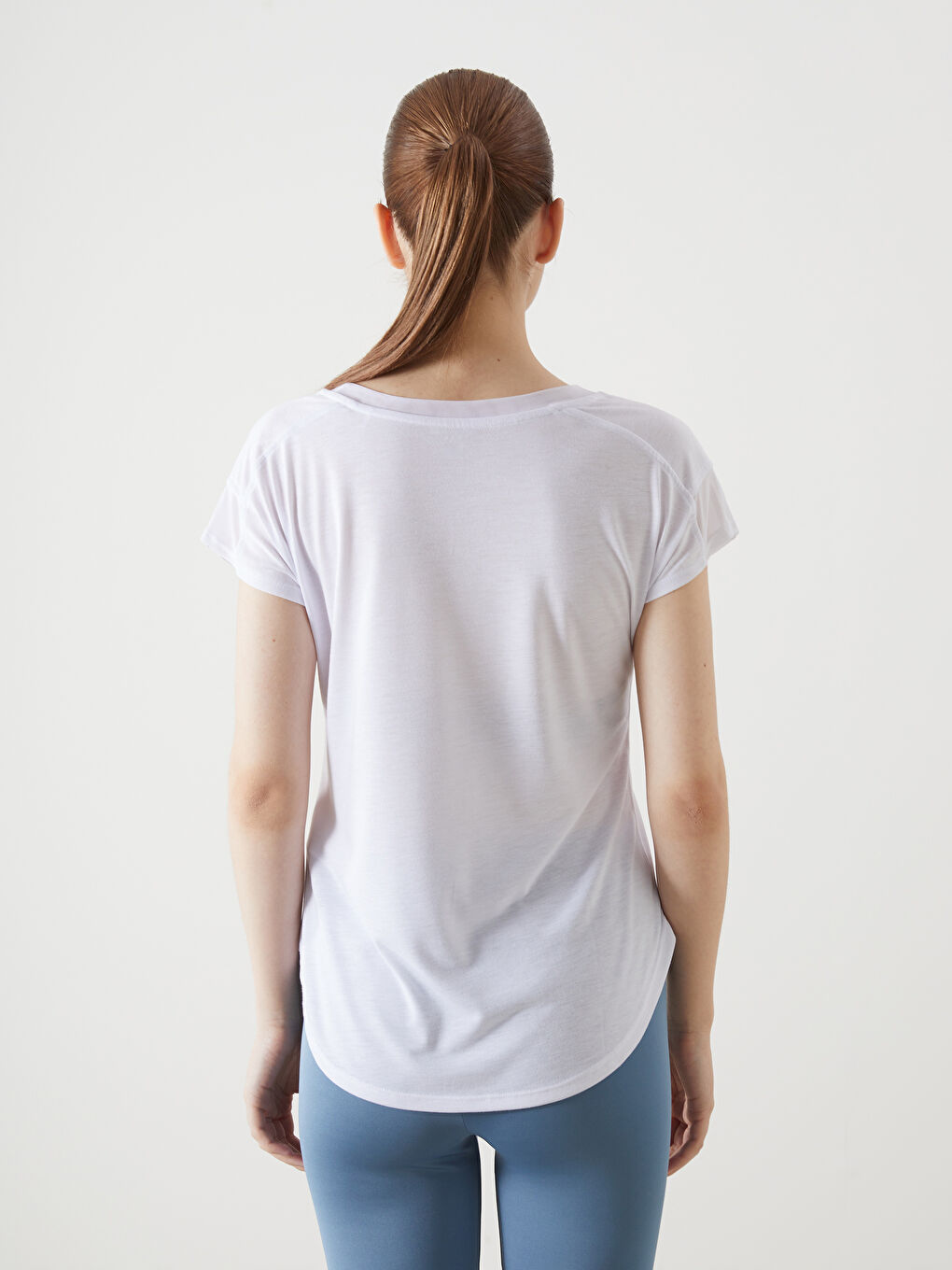 Beyaz Bisiklet Yaka Kadın Spor Tişört-3