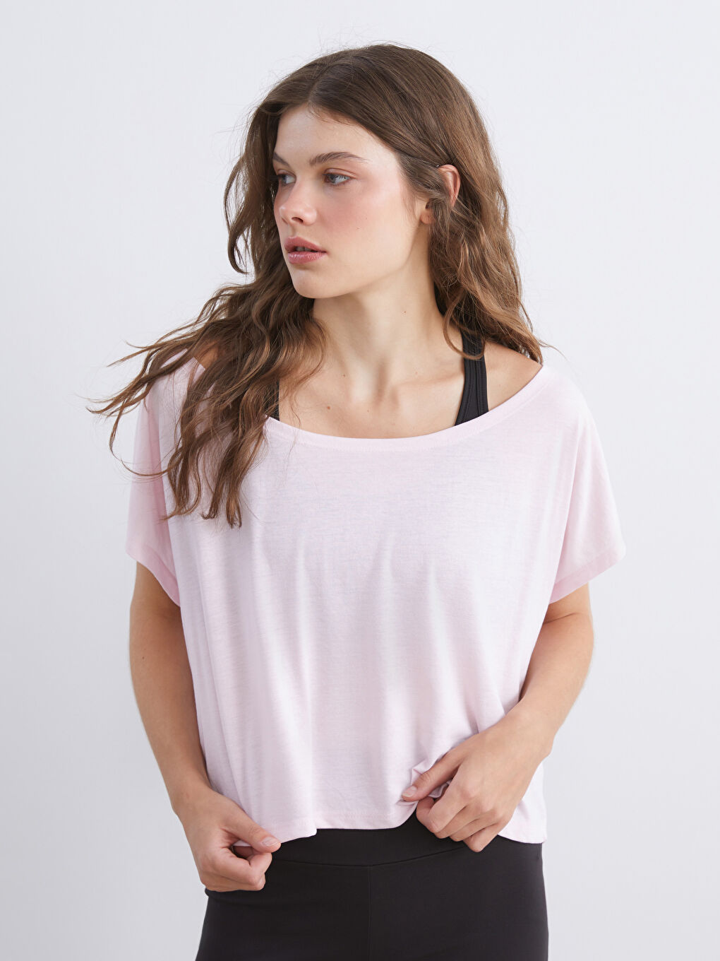 Pembe Kayık Yaka Kadın Spor Tişört ve Atlet