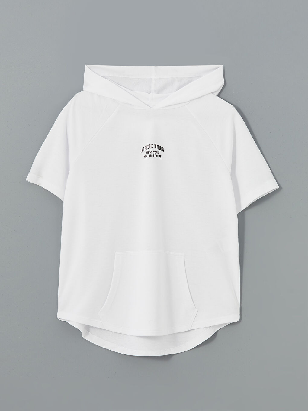 Beyaz Kapüşonlu Baskılı Kadın Spor Tişört-4