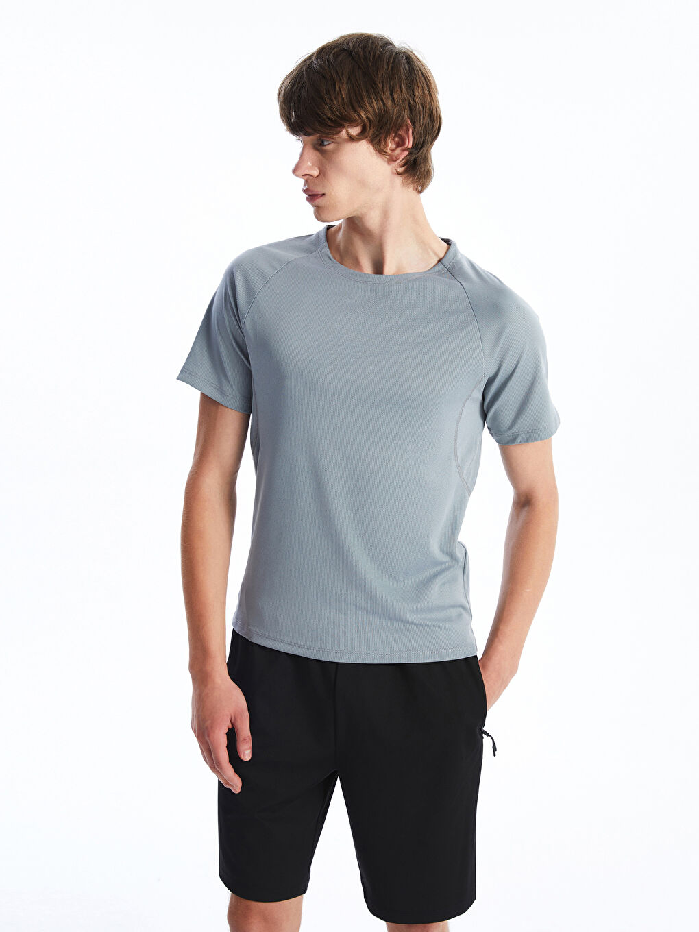 تيشيرت رياضي كم قصير بياقة دائرية للرجال