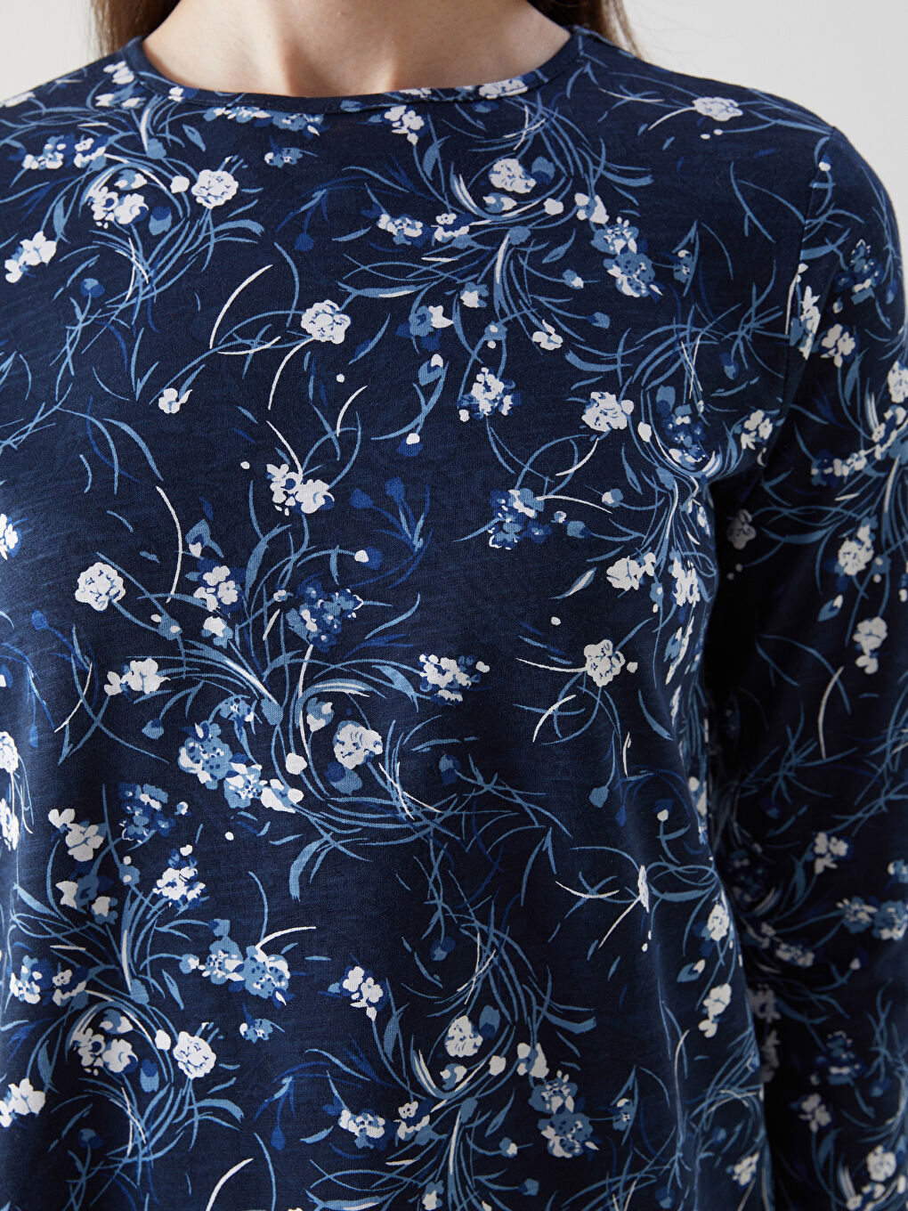 Lacivert Bisiklet Yaka Çiçekli Kadın Bluz-2