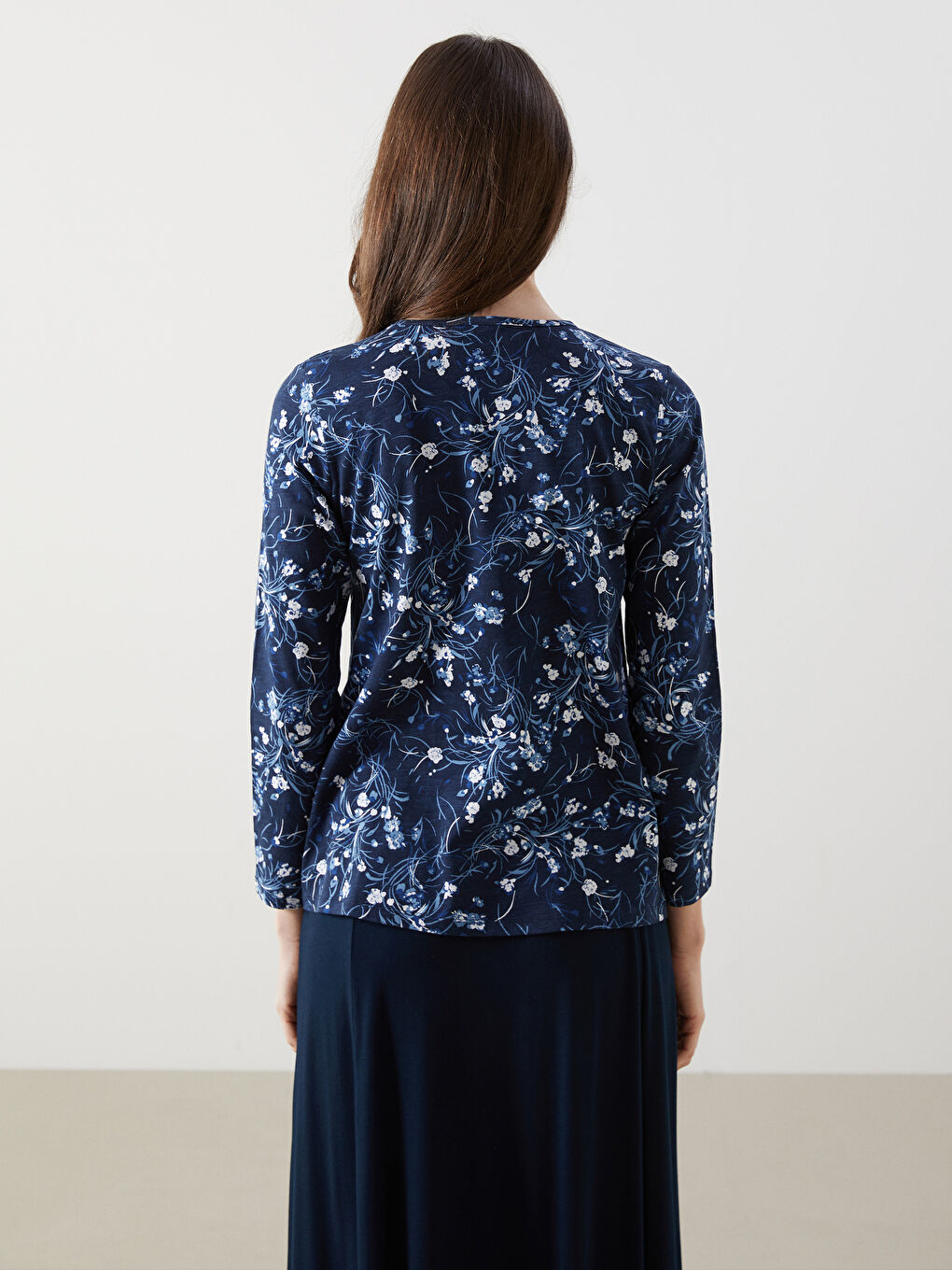 Lacivert Bisiklet Yaka Çiçekli Kadın Bluz-3