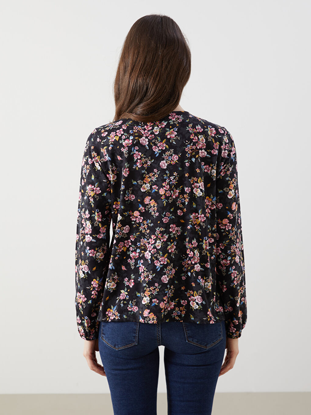 Siyah Bağlamalı Yaka Çiçekli Kadın Bluz-3