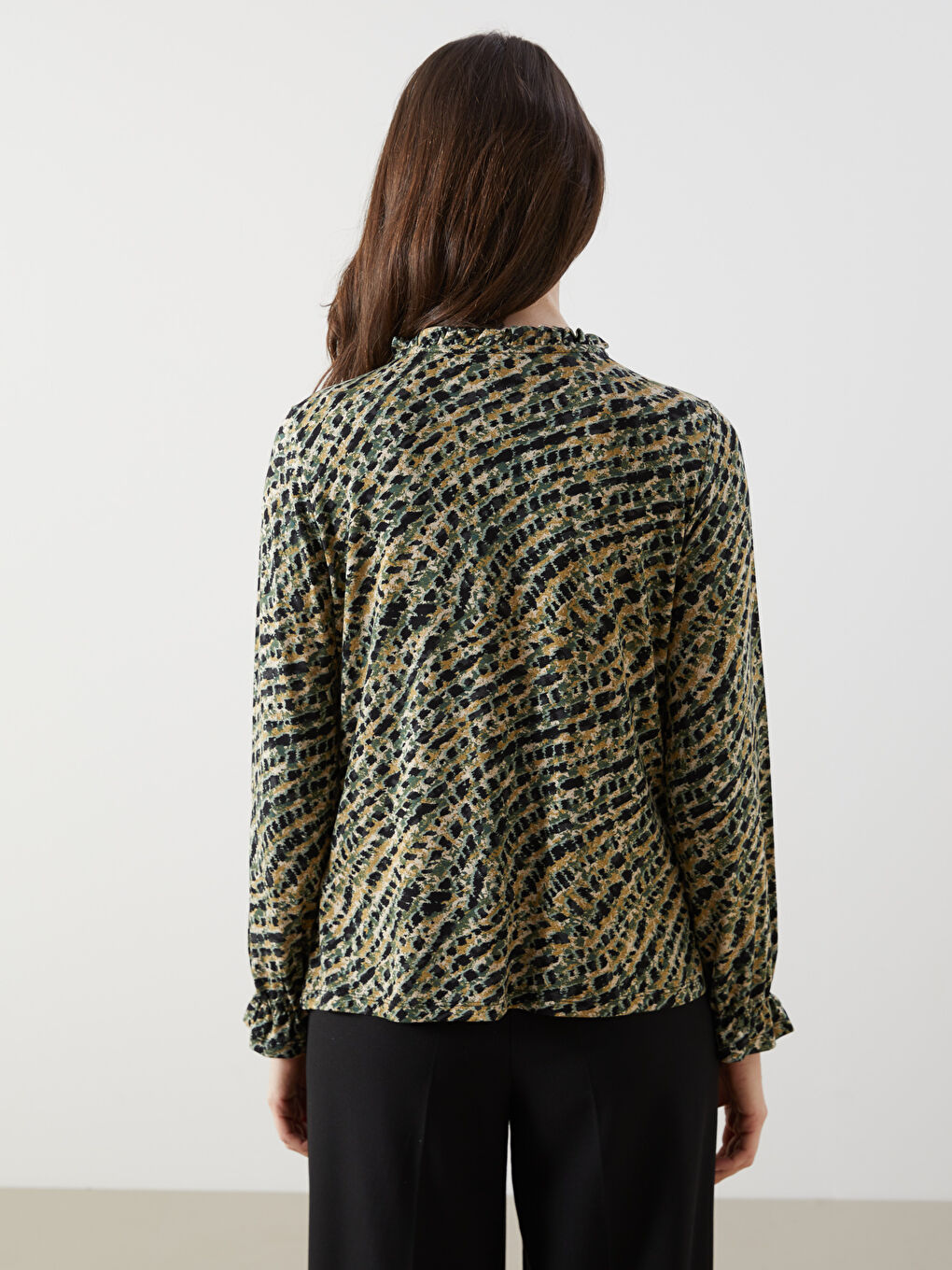 Karışık Bağlamalı Yaka Etnik Desenli Bluz-3