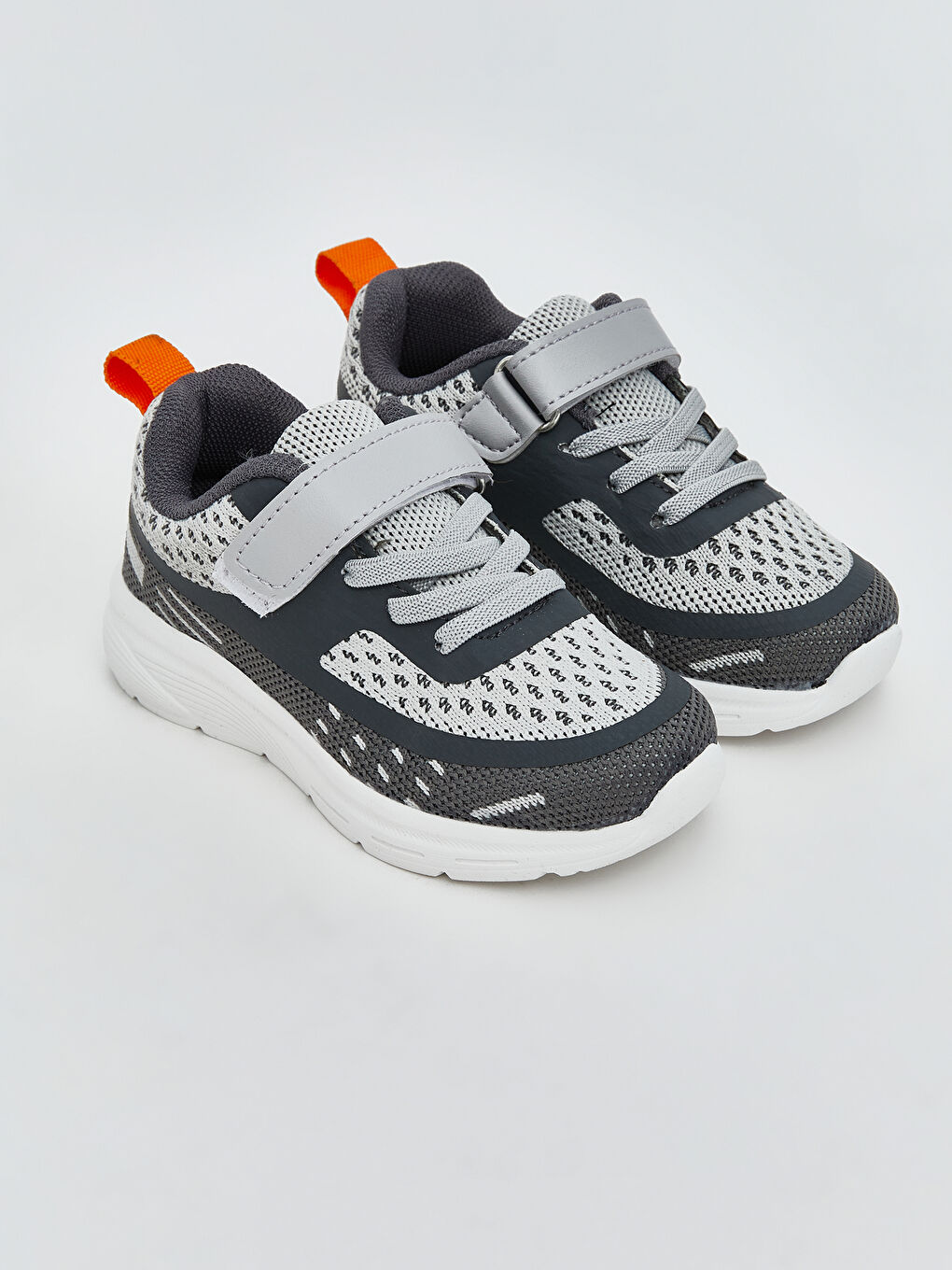 LCW STEPS Gri Bağcık ve Cırt Cırtlı Erkek Bebek Spor Ayakkabı