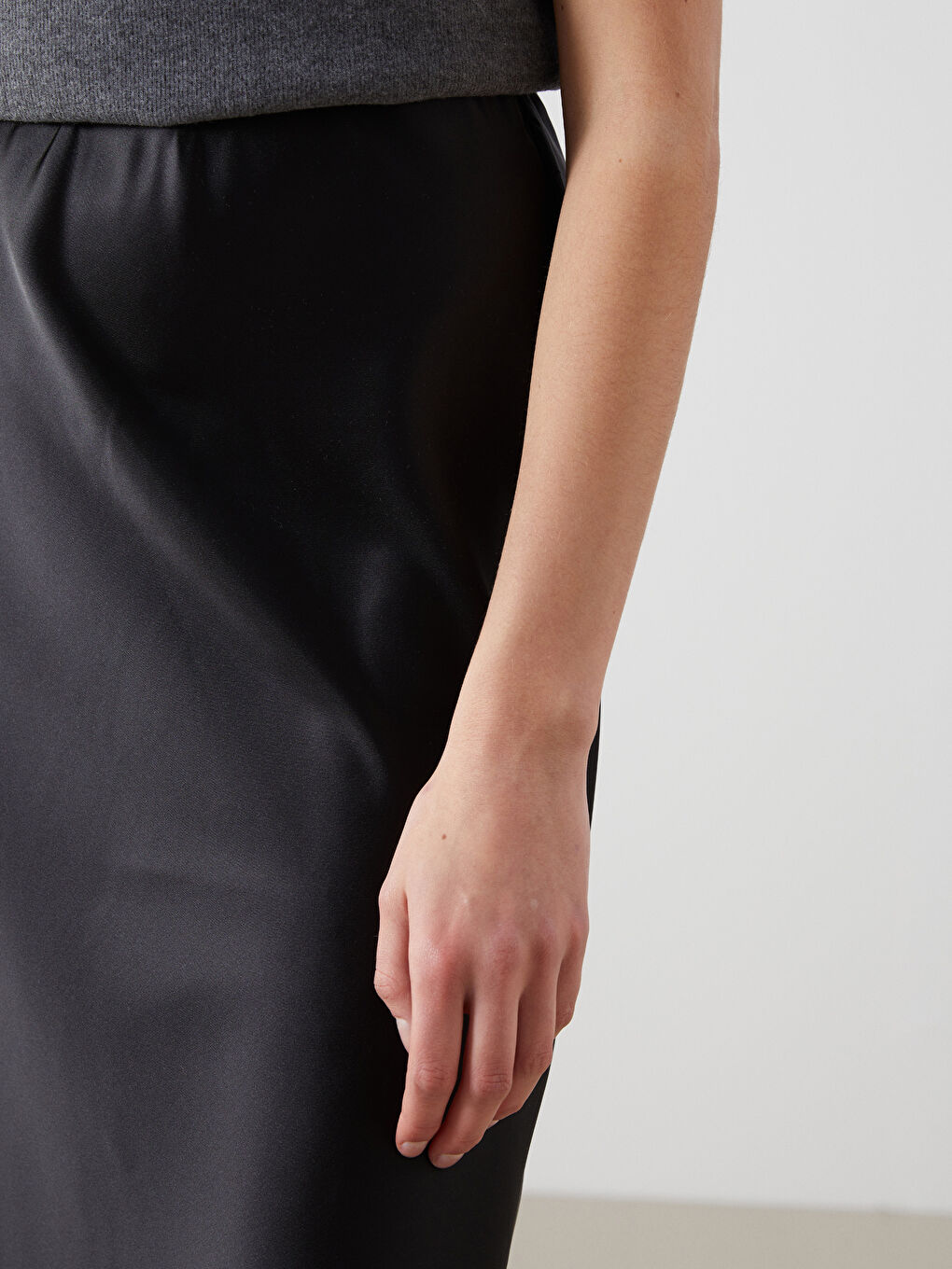 Elasticated Waist Satin Skirt -S5GN13Z8-CVL