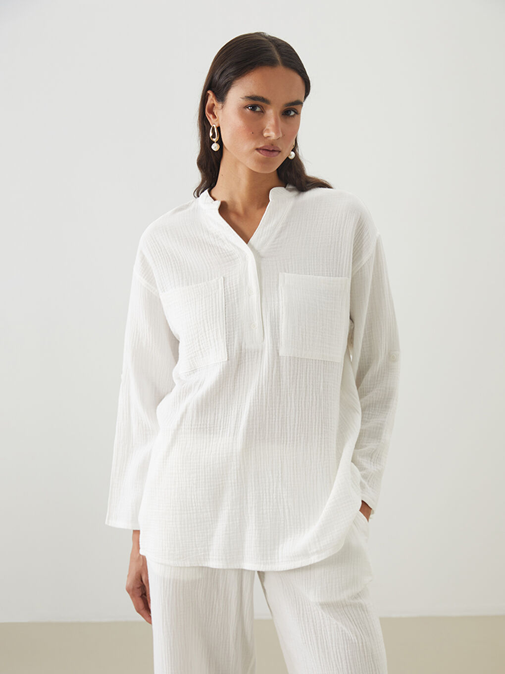 Tunică din Muselină Texturată cu Decolteu în V pentru Femei