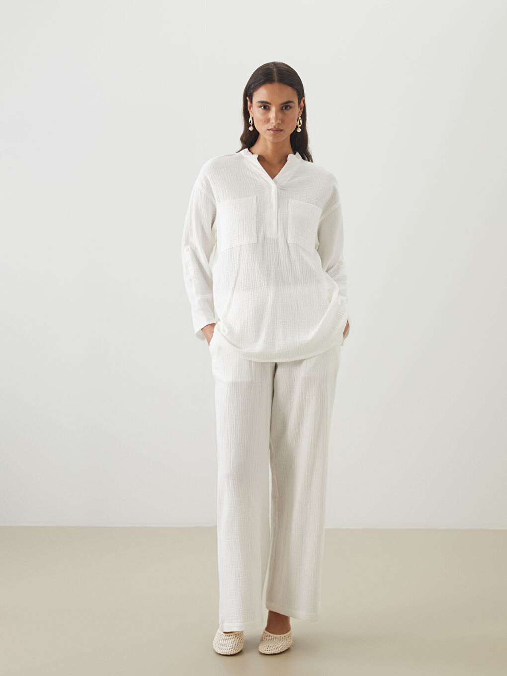 Tunică din Muselină Texturată cu Decolteu în V pentru Femei-1