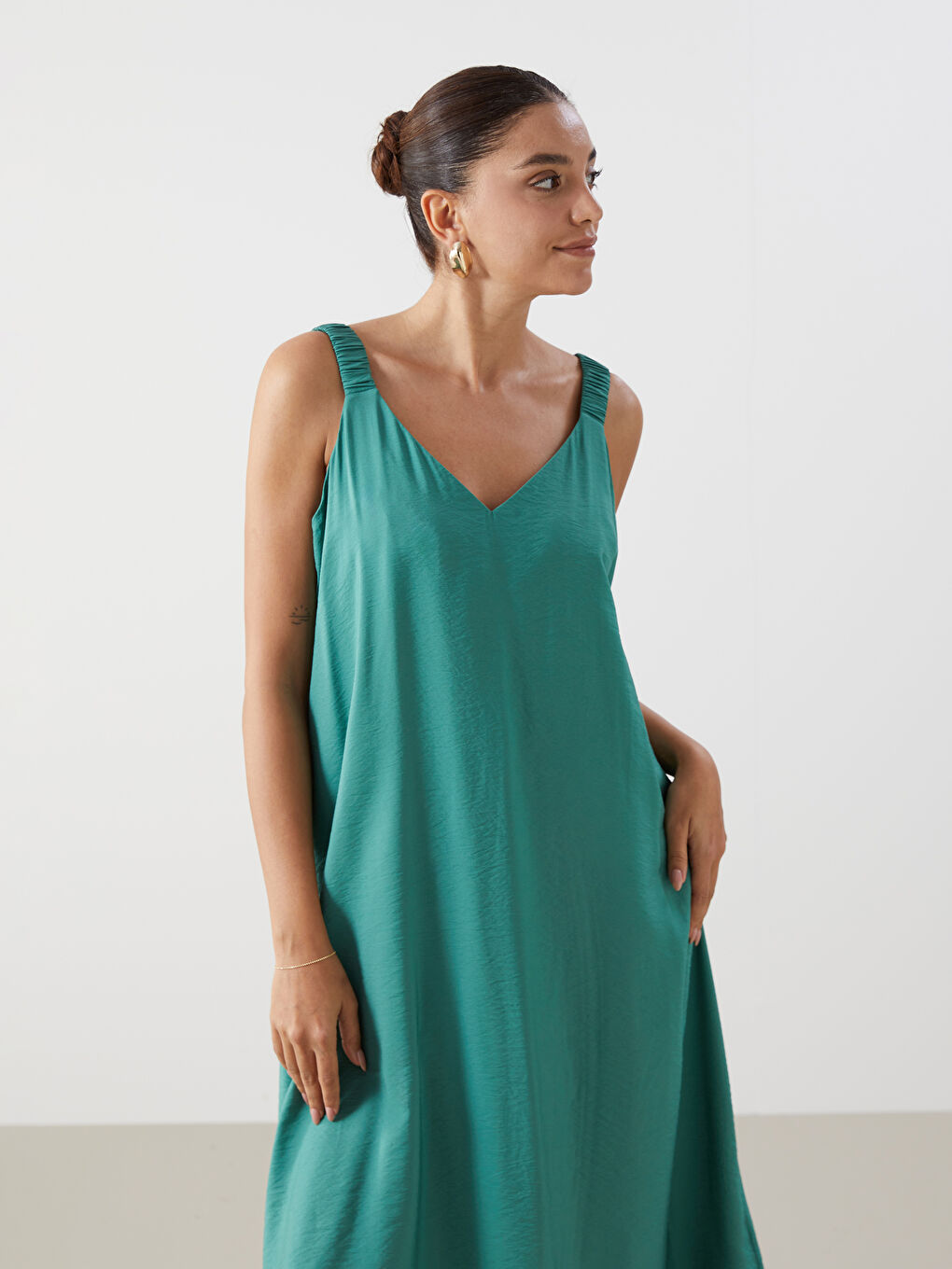 Plain V-Neck Midi Dress -S5GO70Z8-Z4F