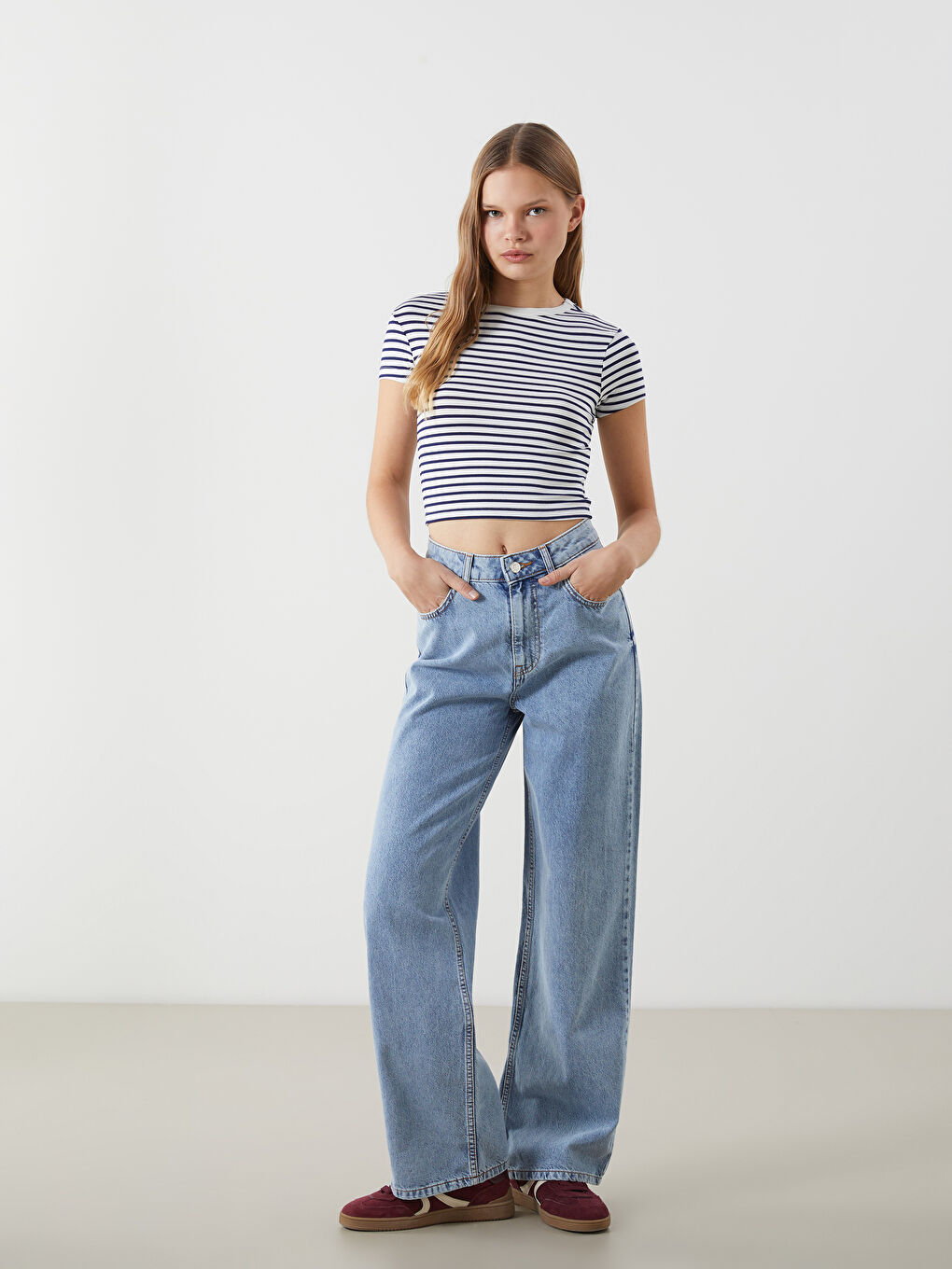 Crew Neck Striped Women's T-Shirt -S5GP08Z8-LGS