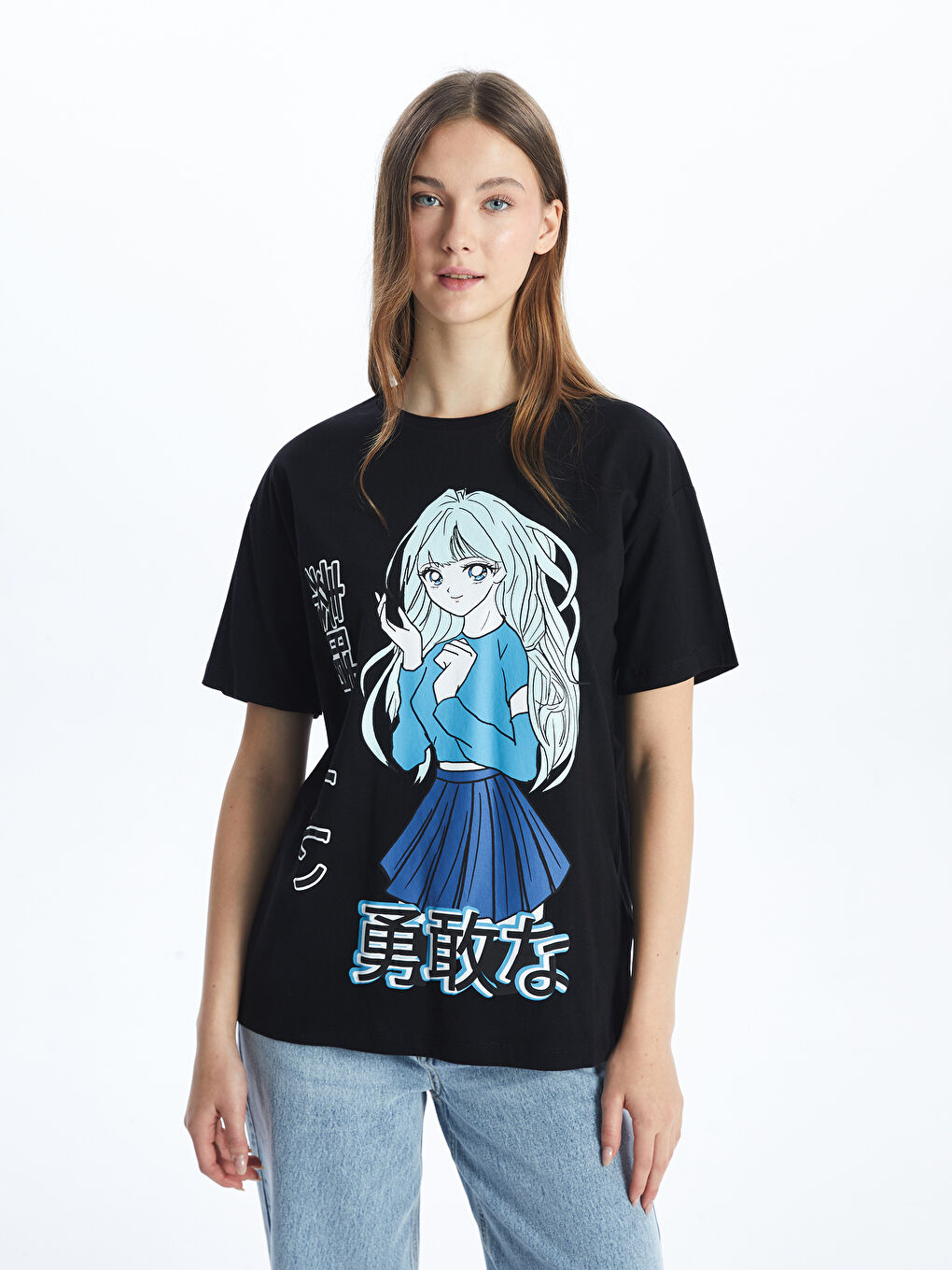 XSIDE Siyah Bisiklet Yaka Anime Baskılı Kadın Tişört