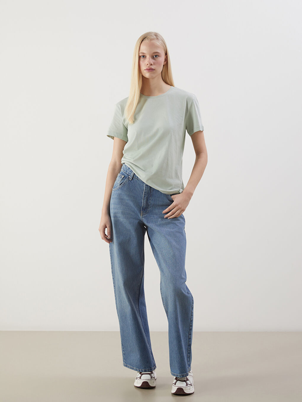Crew Neck Women's T-Shirt -S5GP61Z8-SBD