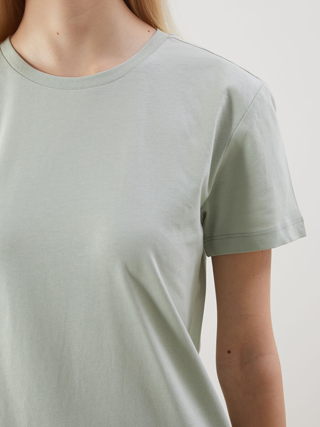 Crew Neck Women's T-Shirt -S5GP61Z8-SBD
