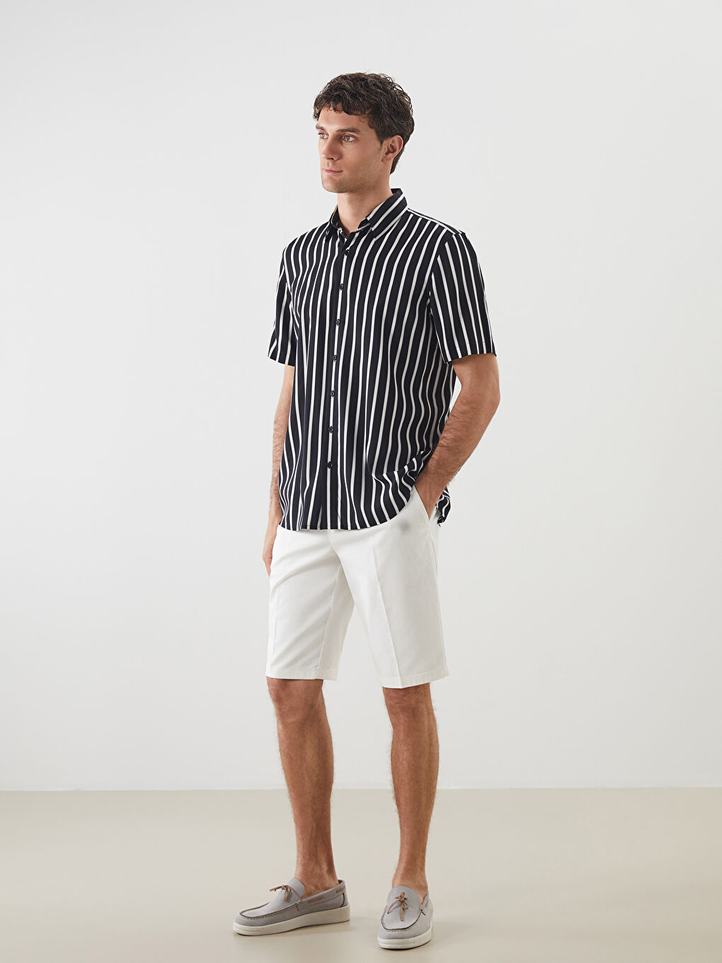 Ekru Standart Kalıp Erkek Şort