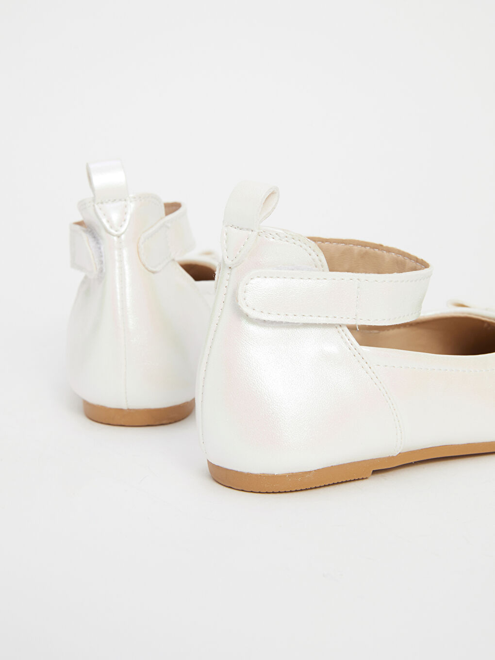 Beyaz Fiyonk Figürlü Kız Bebek Babet-3