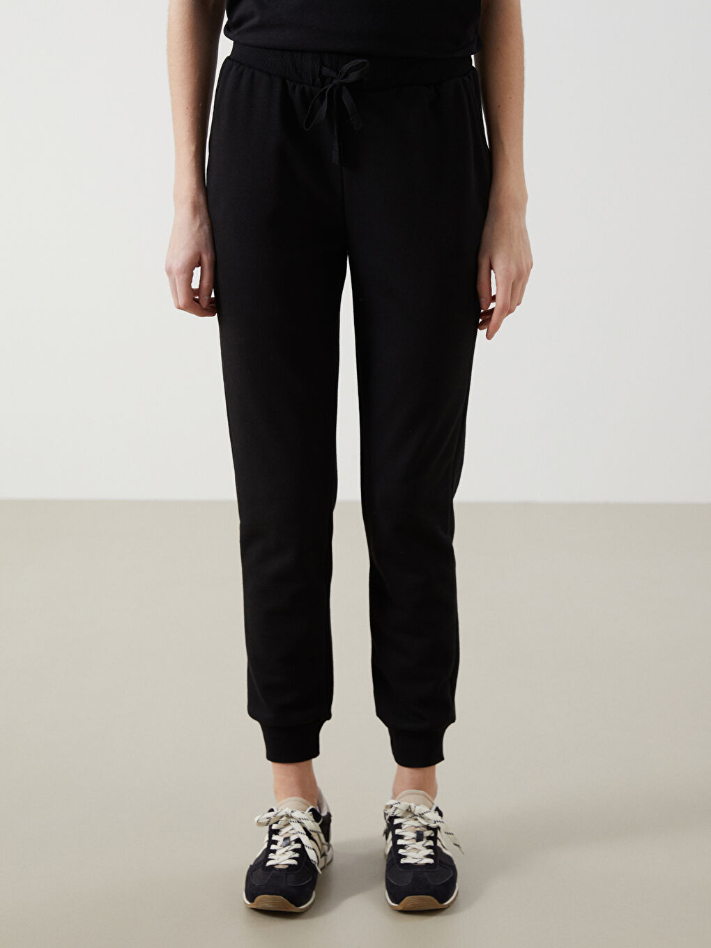 بنطال رياضي نسائي بخصر مطاطي-1