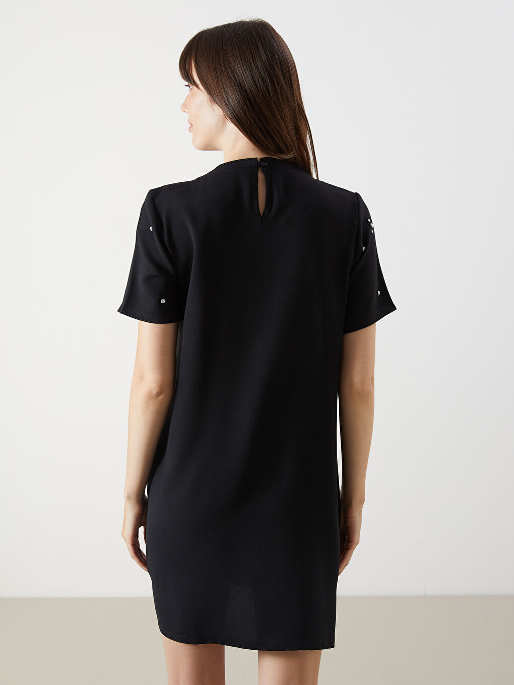 Siyah Bisiklet Yaka Taşlı Mini Elbise-3