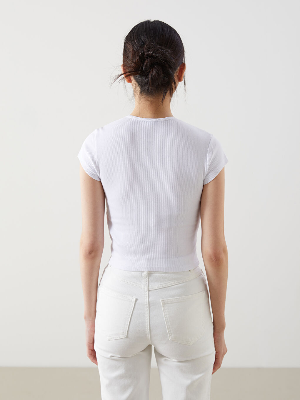 Beyaz Bisiklet Yaka Slogan Baskılı Kadın Body-4