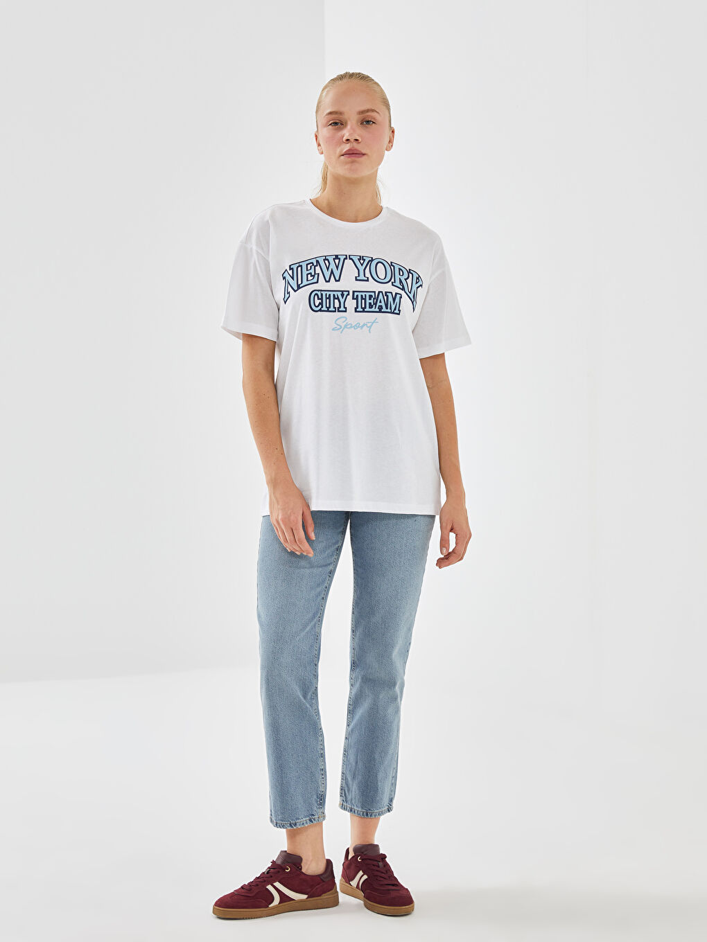 Beyaz Bisiklet Yaka New York Baskılı Kadın Tişört-1